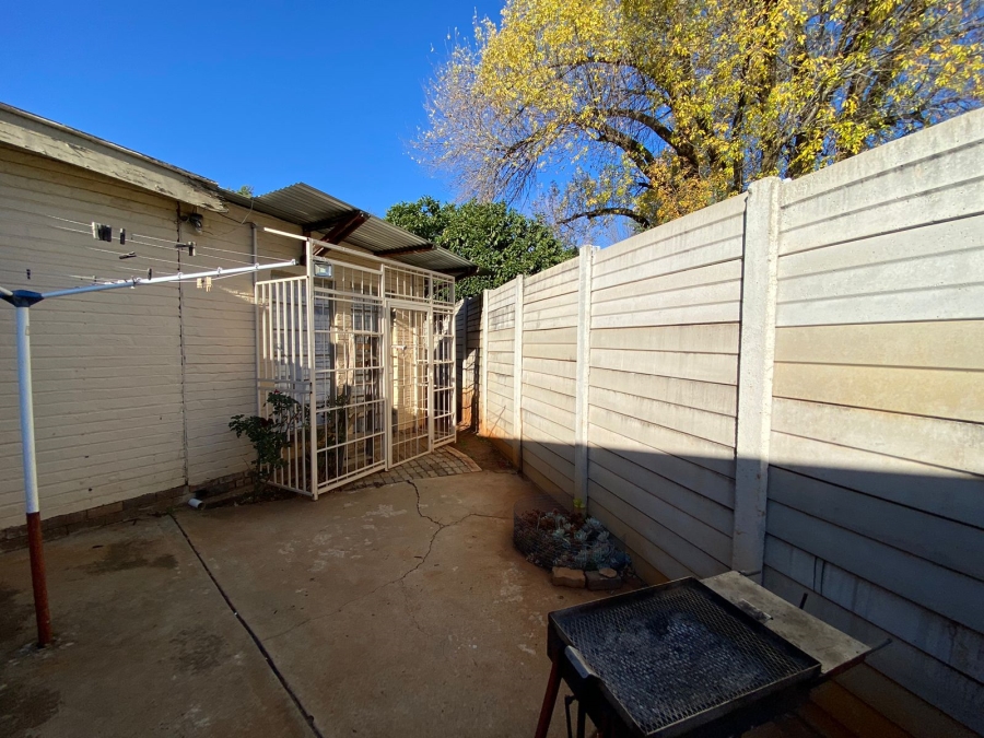 8 Bedroom Property for Sale in Baillie Park North West